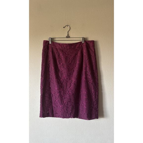 Cabi Women’s Size 12 Frolic Lace Pencil Skirt Plumberry Style# 922 Career Work - Picture 1 of 5